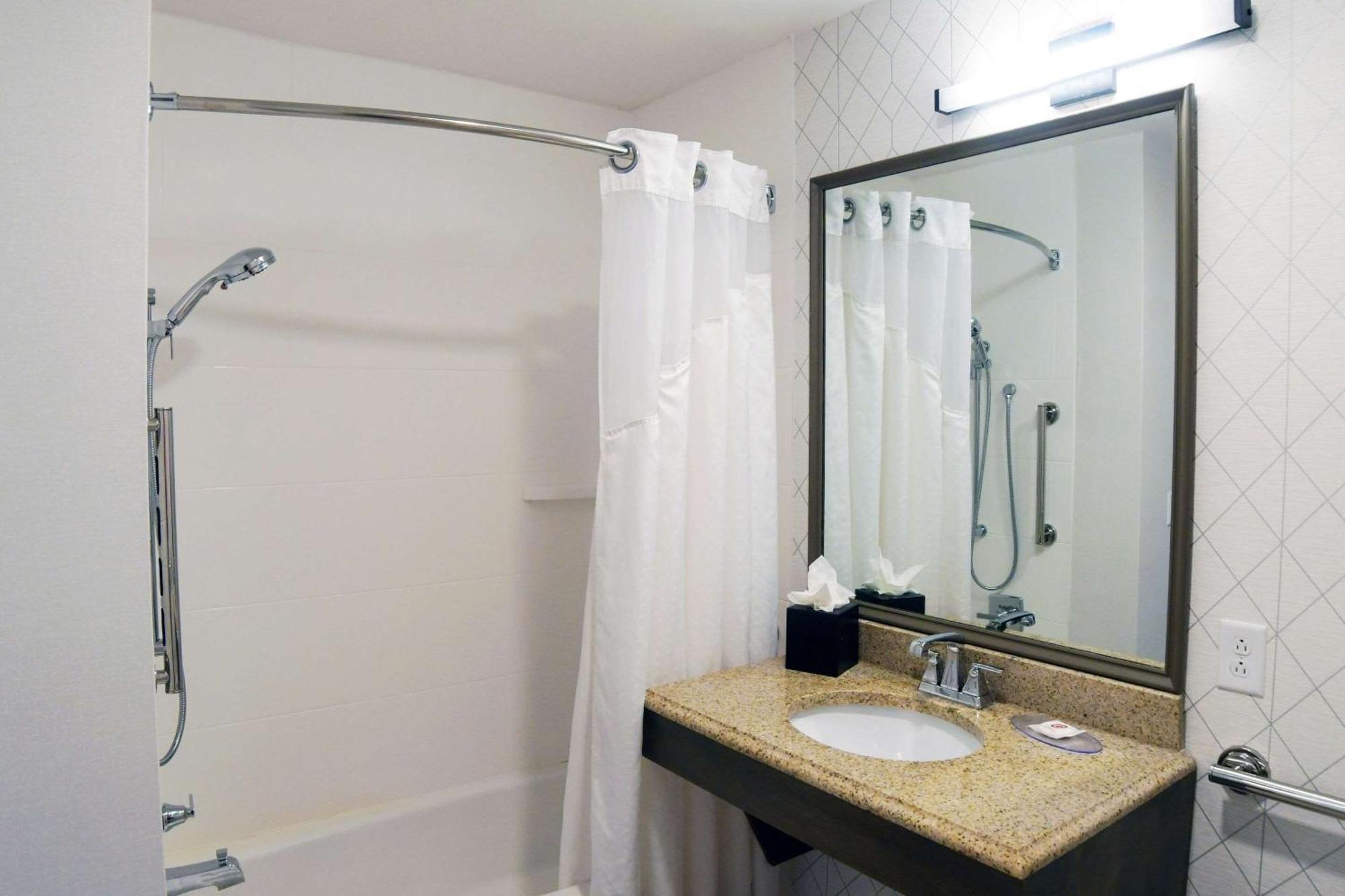 Comfort Inn & Suites Nw Milwaukee Germantown 外观 照片