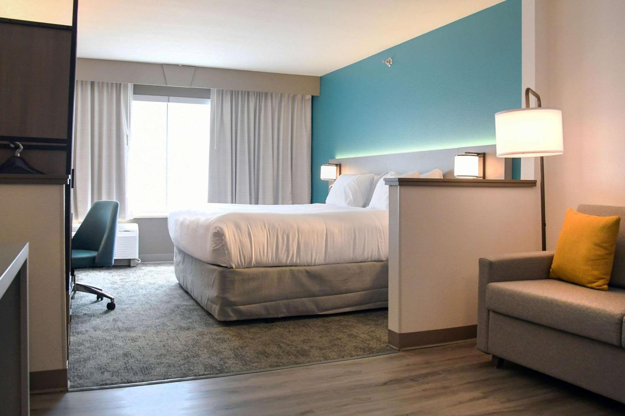 Comfort Inn & Suites Nw Milwaukee Germantown 外观 照片