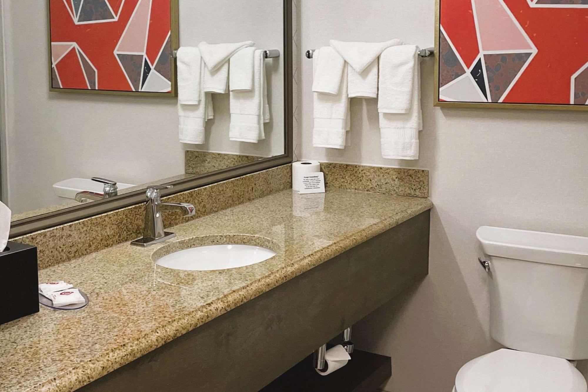 Comfort Inn & Suites Nw Milwaukee Germantown 外观 照片